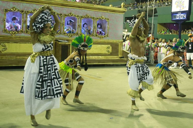 Desfile da Mangueira no Carnaval 2019 no Rio de Janeiro