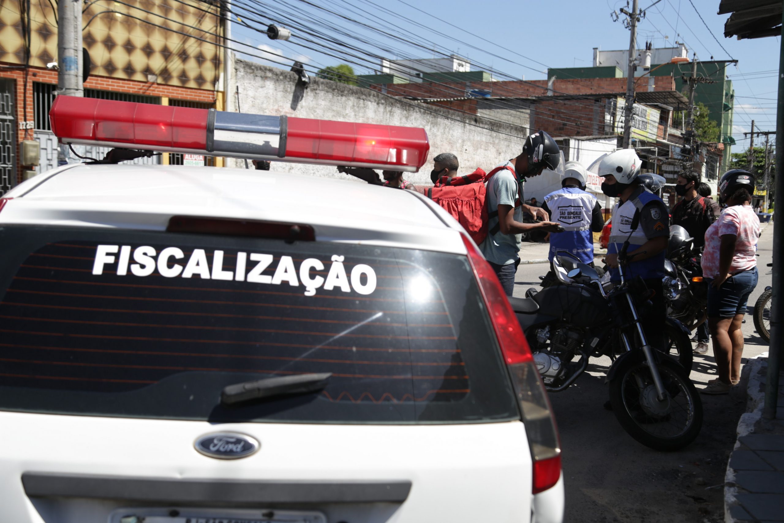 Fiscalização para autuar motos barulhentas - Foto Renan Otto