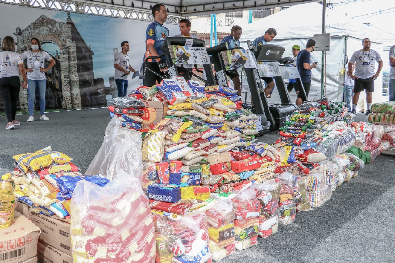 Desafio Solidário Internacional arrecada mais de 3 toneladas de alimentos em Itaboraí - foto05