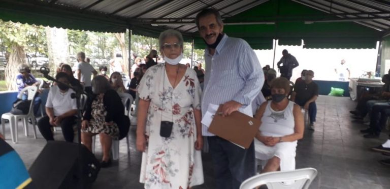 A sra Antonia e Aloyr Orsi do Trincheira do Bem Foto Divulgação