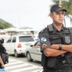 Câmeras portáteis estarão nos uniformes de policiais militares de 10 batalhões a partir de 16 de maio 2