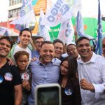 16.08 - Rodrigo Neves - caminhada em Madureira 3 - Credito Alex Ramos