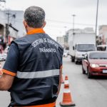 'Blitz’ educativa conscientiza motoristas e pedestres na Avenida 22 de Maio (3)