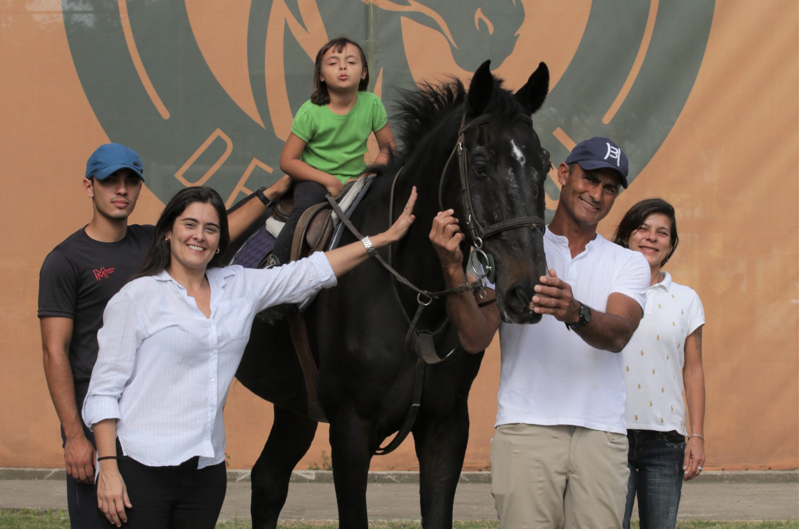 EQUOTERAPIA NO PARQUE RUAL DE NITEROI LUCAS BENEVIDES