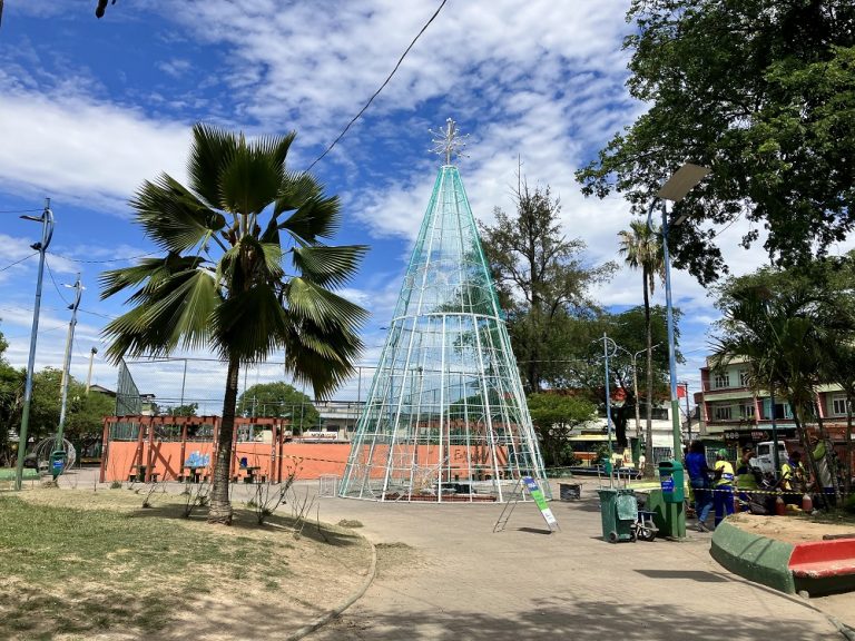 Preparação para o Natal de Novas Luzes - Praça da Trindade - Foto Danilo Lugli (3)