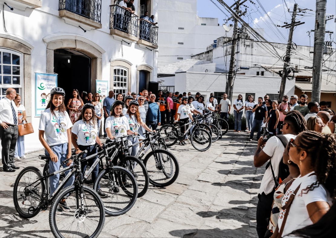 Prefeitura de Itaboraí entrega bicicletas para visitadores do Programa Criança Feliz (2)