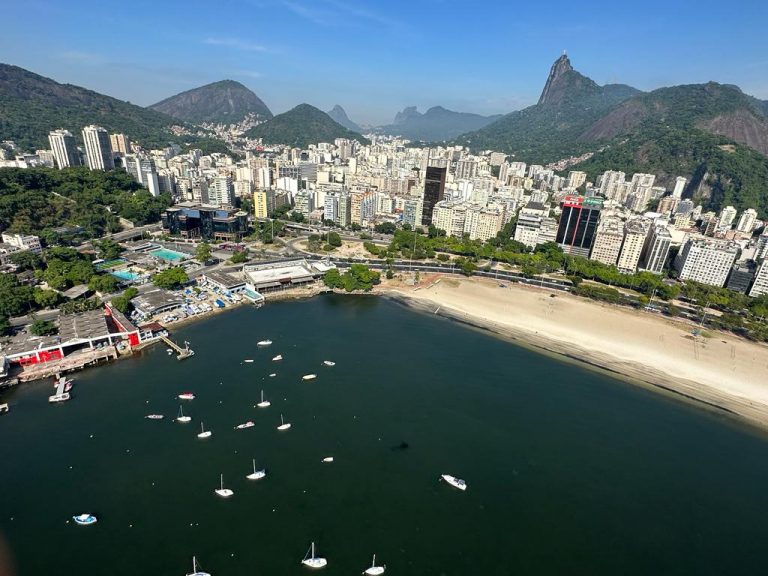 ÁGUA TRANSPARENTE EM BOTAFOGO 2