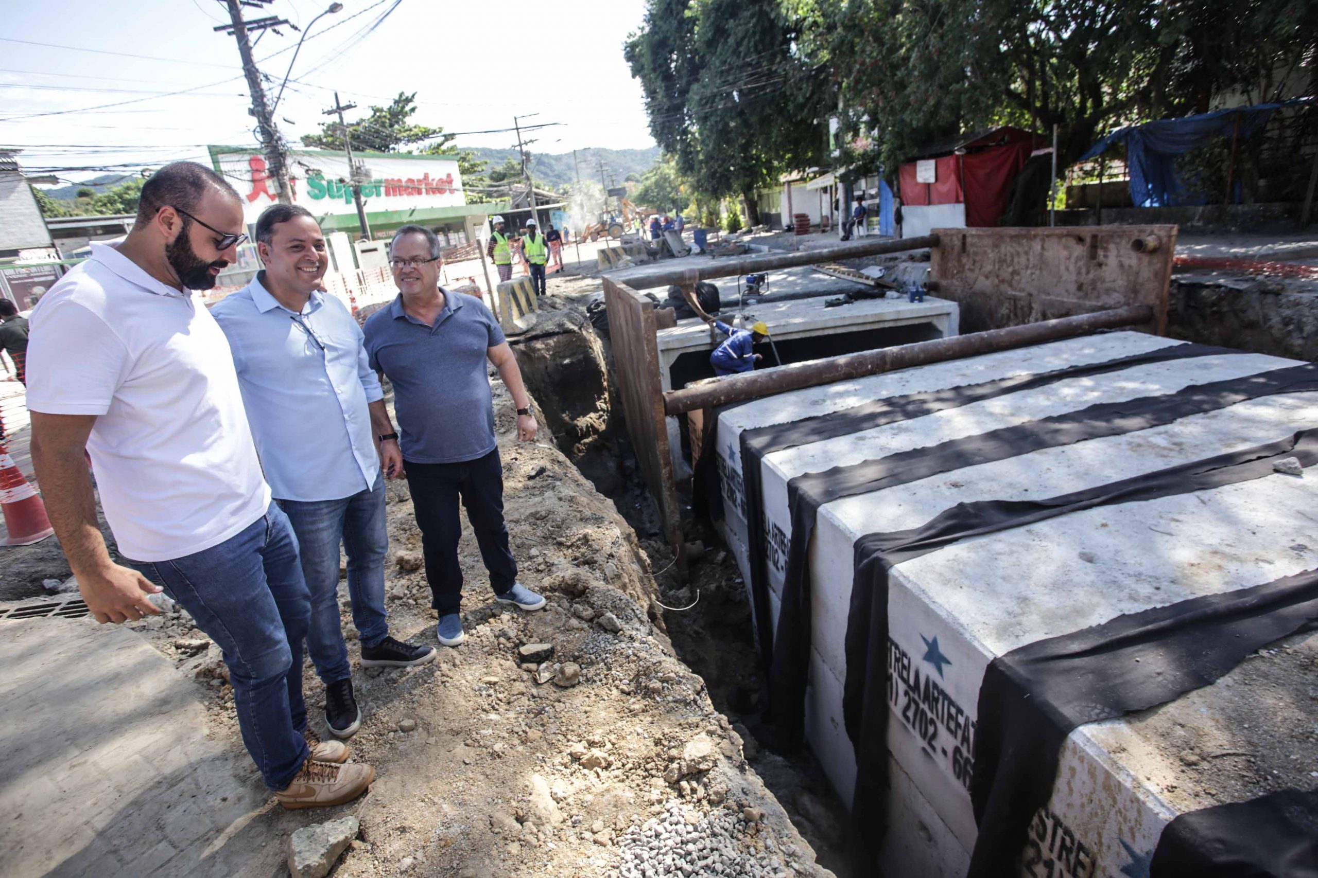 Secretario Executivo visita obras no Engenho do Mato-14