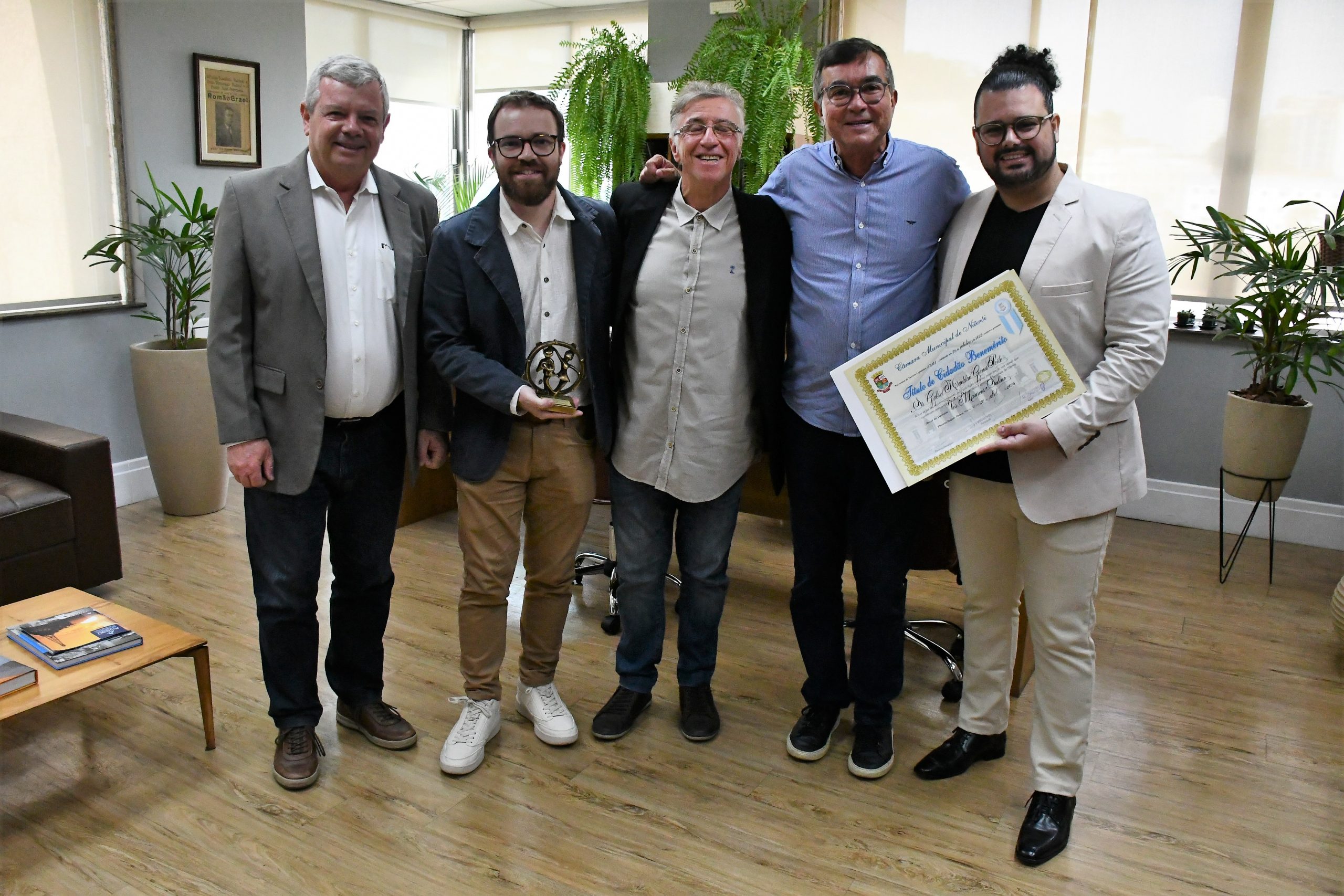 Homenagem aos carnavalescos Gabriel Haddad e Leonardo Bora1