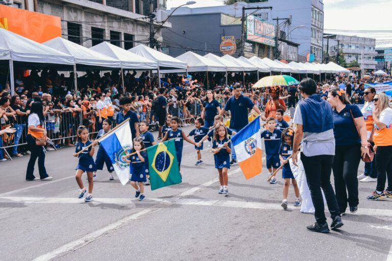 Itaboraí 190 anos Tradicional Desfile Cívico Escolar atrai grande público para Avenida 22 de Maio (3)