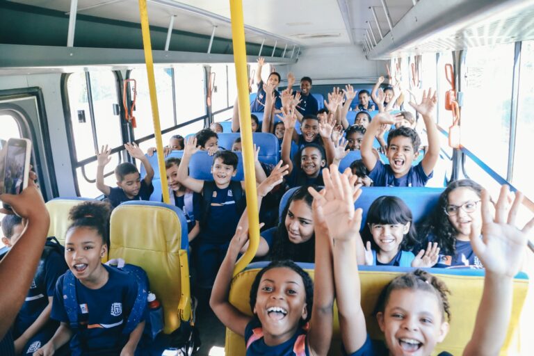 Prefeitura de Itaboraí oferece transporte escolar para estudantes de áreas rurais