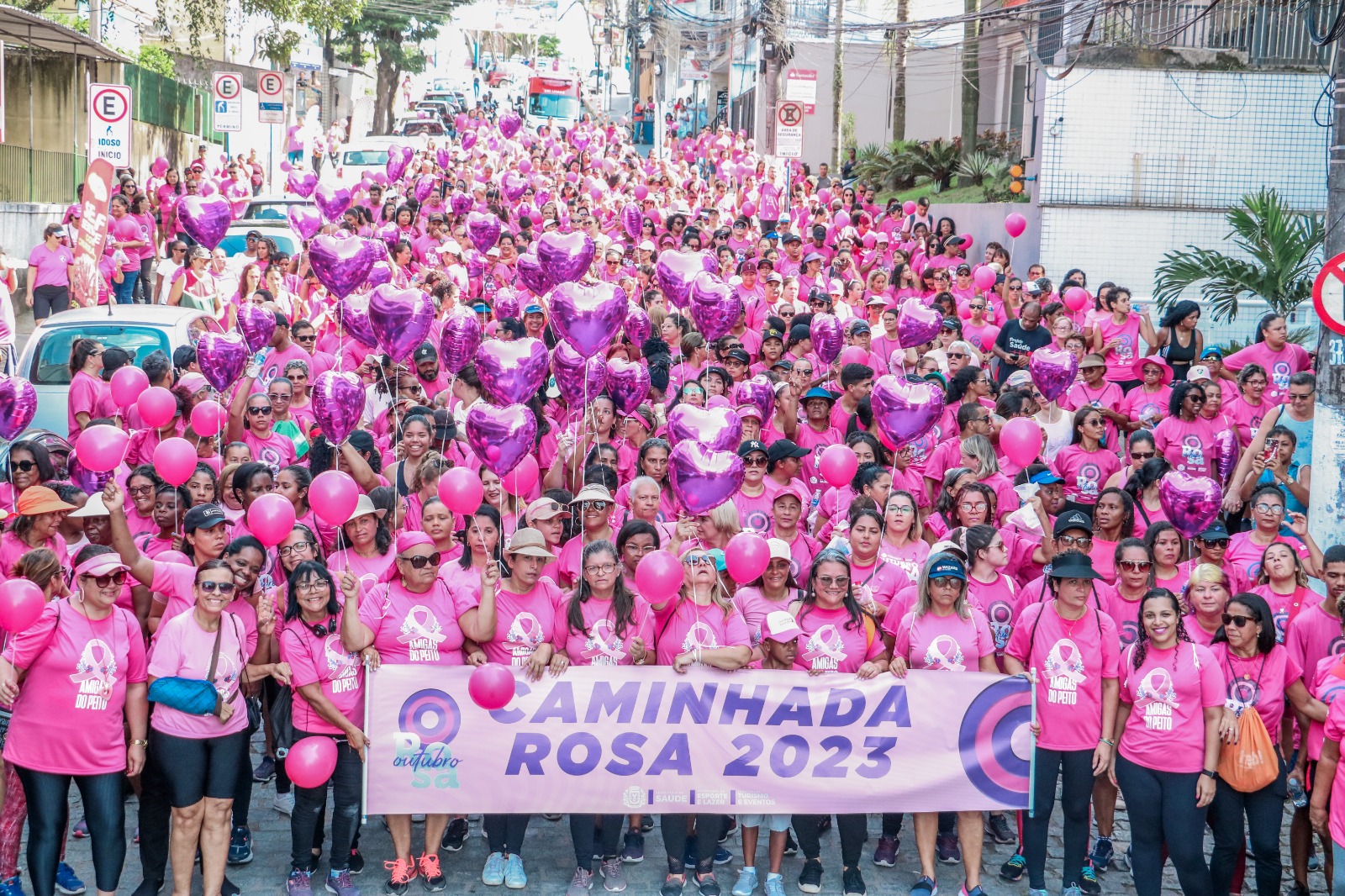 Outubro Rosa Caminhada reúne milhares de mulheres na luta contra o câncer de mama em Itaboraí (1)