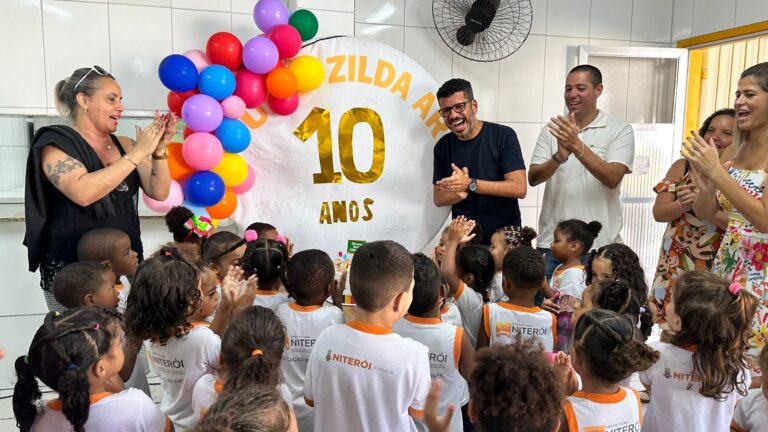 Umei Zilda Arns completa 10 anos com festa e novos brinquedos para os alunos