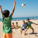 meninos-lutando-pela-bola-ao-jogar-futebol