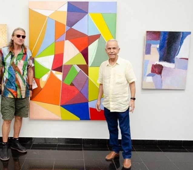 Artistas Romandini e Mario Reis na exposição Olhar Discreto. Foto Toni Coutinho