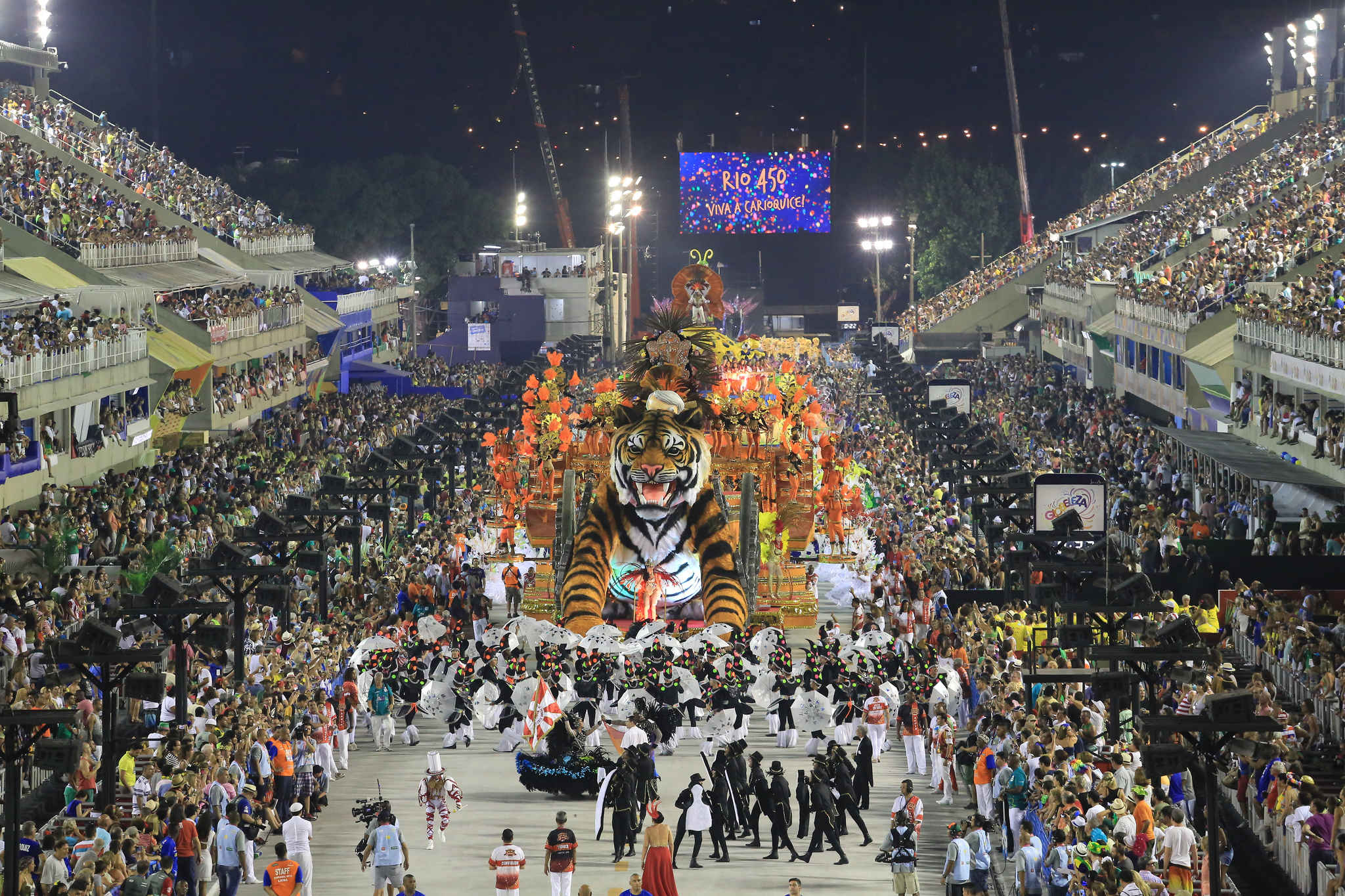 Desfile-de-carnaval-na-sapucai-18