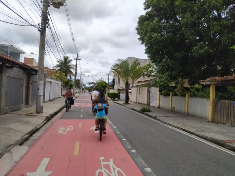 Vá de bike à escola