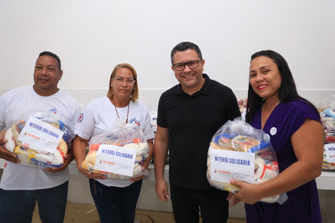 2024 - Entrega de alimentos do Niterói Solidário - Alex Ramos (8)