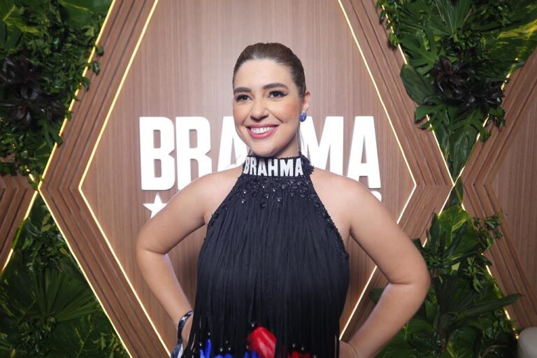 Vivian-Amorim-brilha-no-Camarote--Brahma-em-Parintins---Divulgacao-Brahma---Agencia-LK--6-