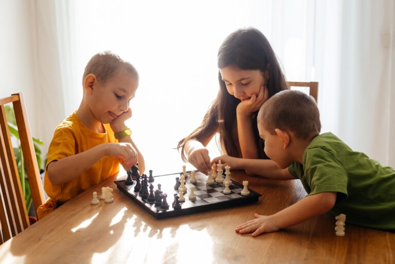 Intelectual games to develop children thinking skills