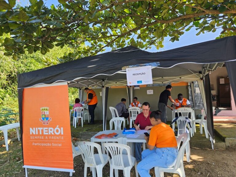 Escritório Social celebra três anos com ação itinerante na quadra da Acadêmicos do Cubango