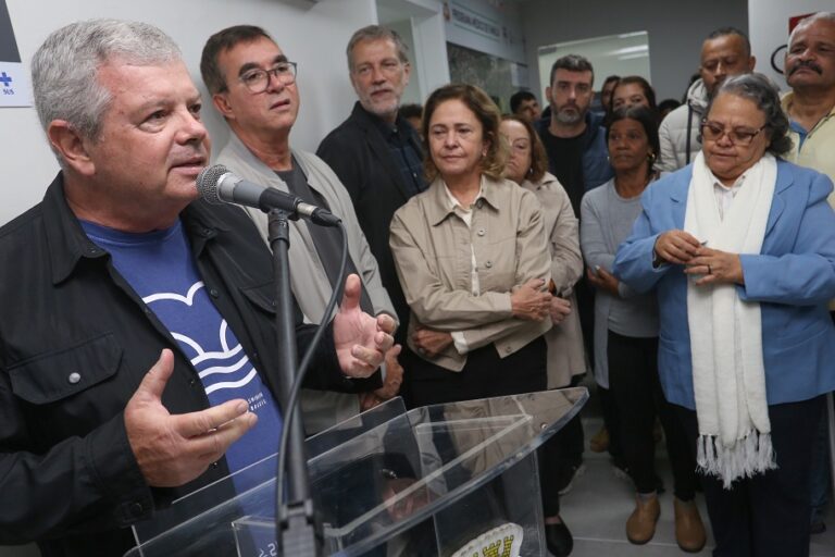 Prefeito Axel Grael participa da entrega da obra do PMF da Vila Ipiranga -- Fonseca-34