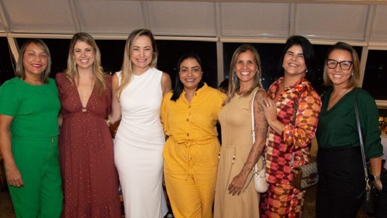 Fátima Batista, Cristiane Gomes, Natália Antoine, Thainá Salles, Aline Lacerda, Andrea Silveira e Renata Barreto. Foto Toni Coutinho