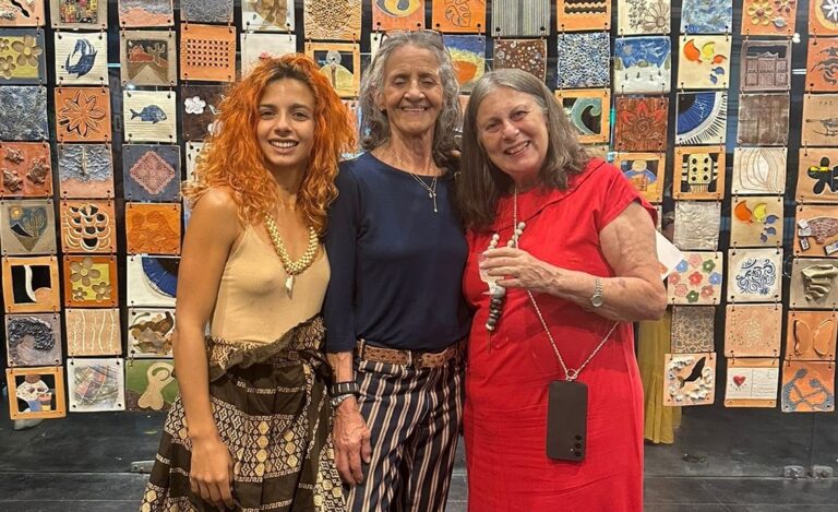 Organizadoras da coletiva Junta Fragmentos, no Centro Cultural Paschoal Carlos Mago 2. Foto Divulgação