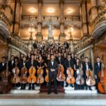 Orquestra Sinfônica Mariuccia Iacovino na escadaria vertical - foto Renato Mangolin