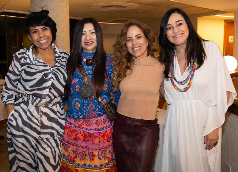 Carolina Vargas, Vânia Vasconcellos, Viviane Amaral e Cacau Dias. Foto Toni Coutinho