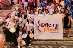 entrega do Prêmio Heloneida Studart para Oficina das Minas _Camille Siston (2)