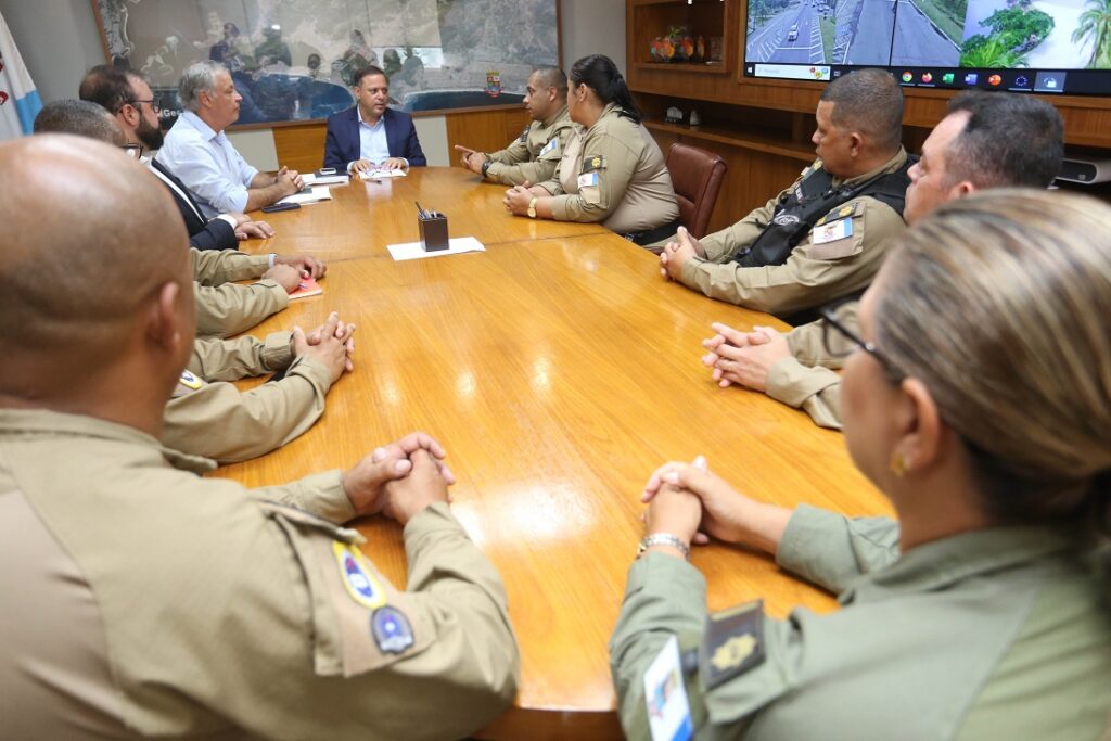 Prefeito Rodrigo neves tem reunião com as equipes da Guarda Municipal-17 (1)