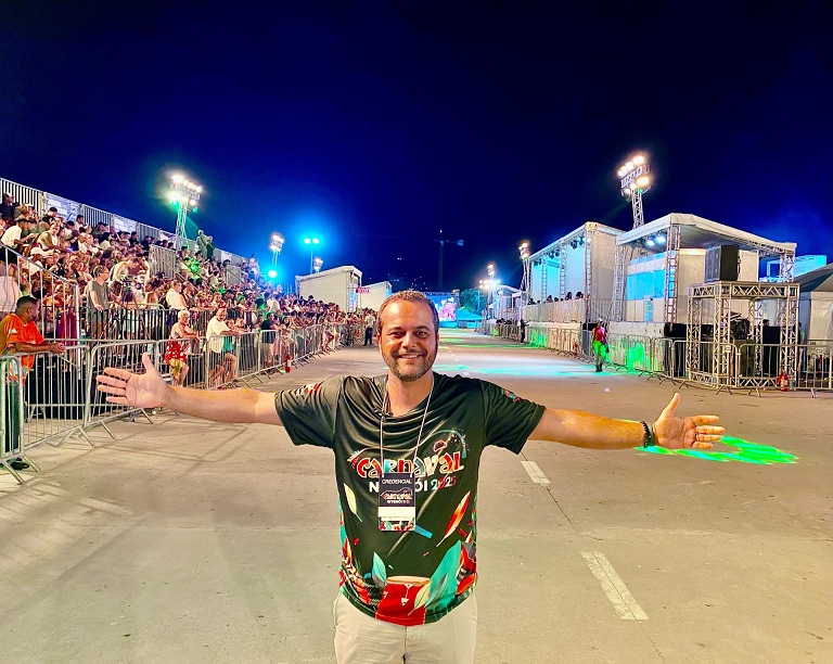 CARNAVAL NITERÓI 2025 ANDRÉ BENTO NA PASSARELA DO SAMBA CAMINHO NIEMEYER