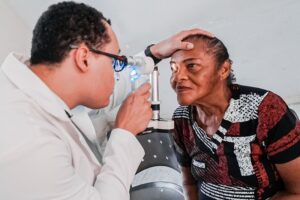 ‘Estou vendo a vida com outros olhos’ pacientes de Itaboraí passam por revisões após cirurgias de catarata 1