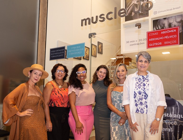 Adriana Oliveira, Wil Catarina, Thaís de Paula, Daniela Fanfa, Ana Palmer e Vanessa Sobral Pinto. Foto Toni Coutinho