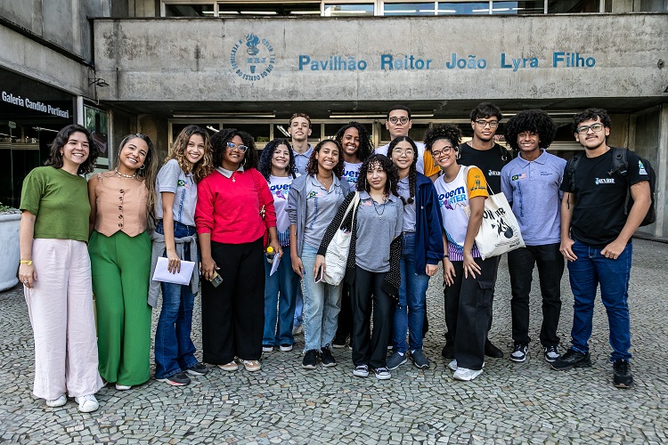 Serie_Seeduc_Universidades-1