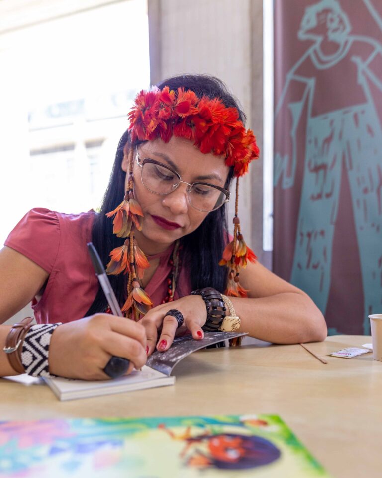 A poeta indígena Márcia Kambeba (1)_Foto Alexandre Antunes