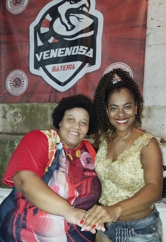 A mestre de bateria Suelen Fonseca e a rainha Ana Pimentel. Foto Divulgação