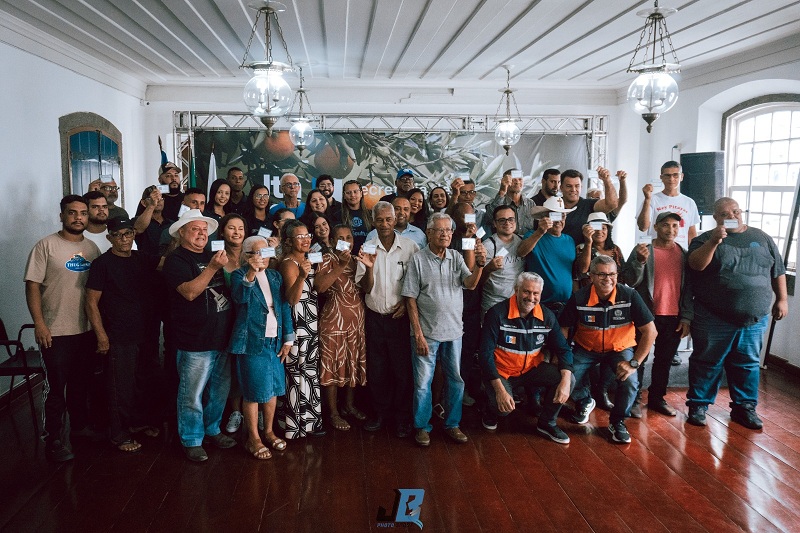 Prefeitura de Itaboraí entrega carteirinhas da Agricultura Familiar a produtores rurais do município (3)