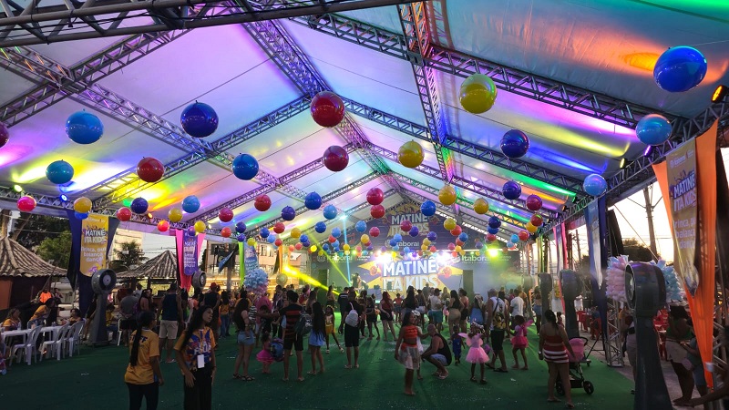 Em terceira noite de evento, Bom Gosto transforma Avenida 22 de Maio em grande roda de pagode 4