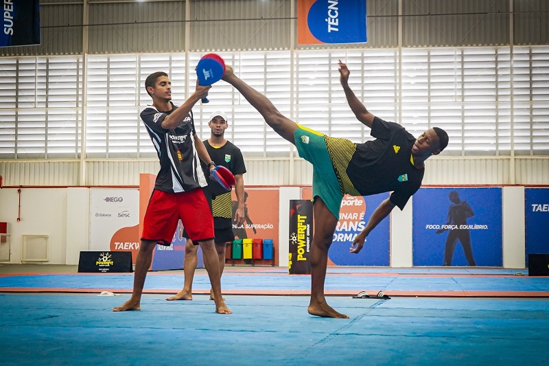 Itaboraí no topo do mundo Henrique Marques é coroado o melhor atleta de Taekwondo 2