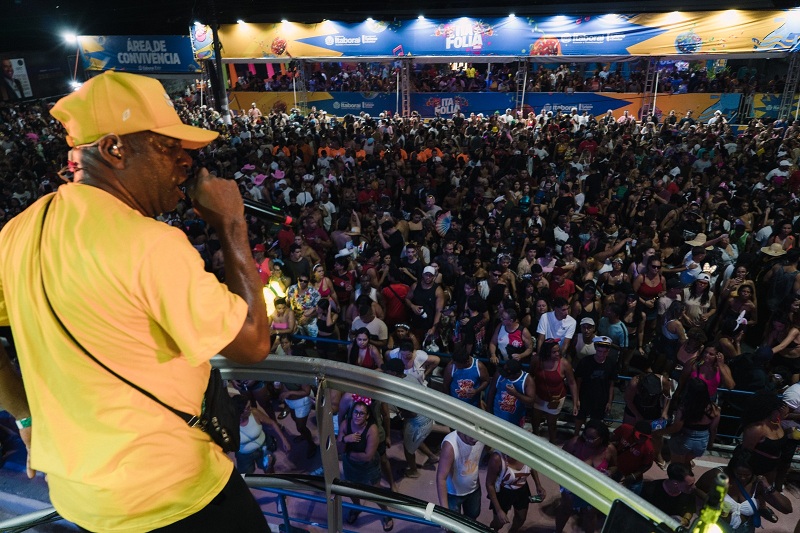 Monobloco arrasta multidão e abre o Ita Folia 2026 com mar de alegria na Avenida 22 de Maio (7)