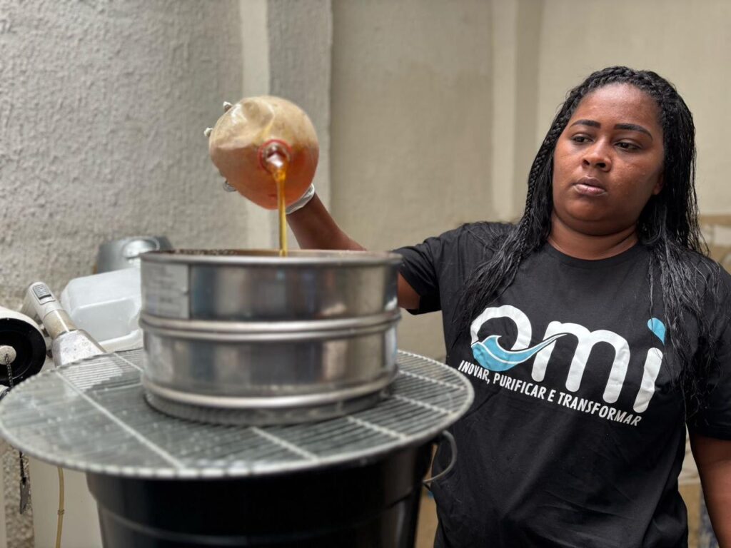 d6e74f32-e21f-4216-9c53-8e280c6998dc