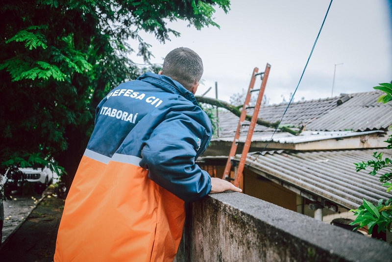 Prefeitura de Itaboraí mobiliza equipes para atendimento de ocorrências após chuvas no município