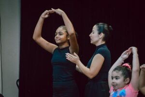 Projeto “Arte na Ponta – Ballet para Todos” inicia aulas gratuitas para crianças e adolescentes em Itaboraí (2)