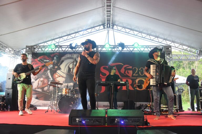 54472434285_b93736c14b_o-1536x1024