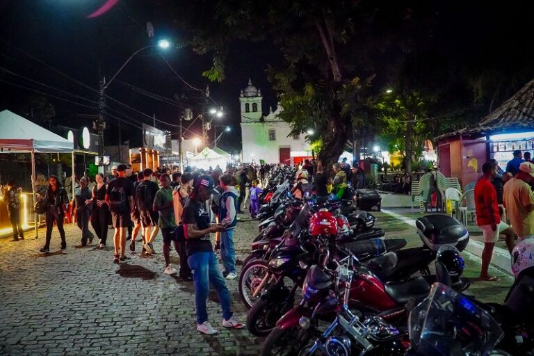 23º Encontro de Motociclistas de Itaboraí reúne público e movimenta o Centro da cidade na noite de abertura