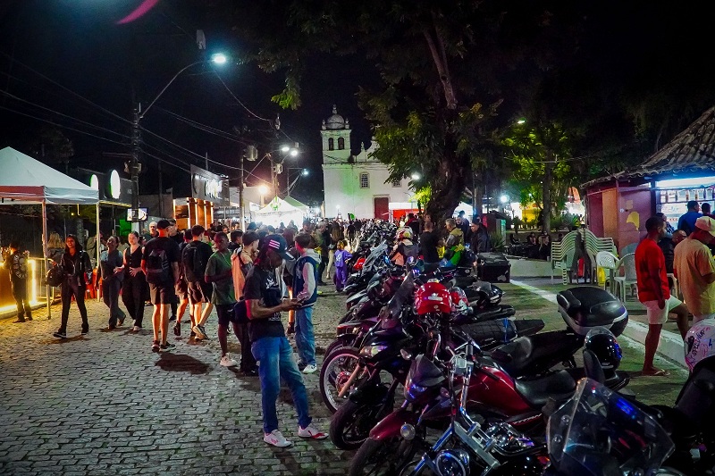 23º Encontro de Motociclistas de Itaboraí reúne público e movimenta o Centro da cidade na noite de abertura
