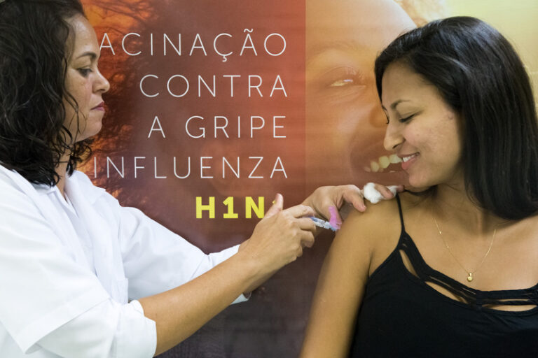 Campanha de vacinação contra gripe influenza H1N1