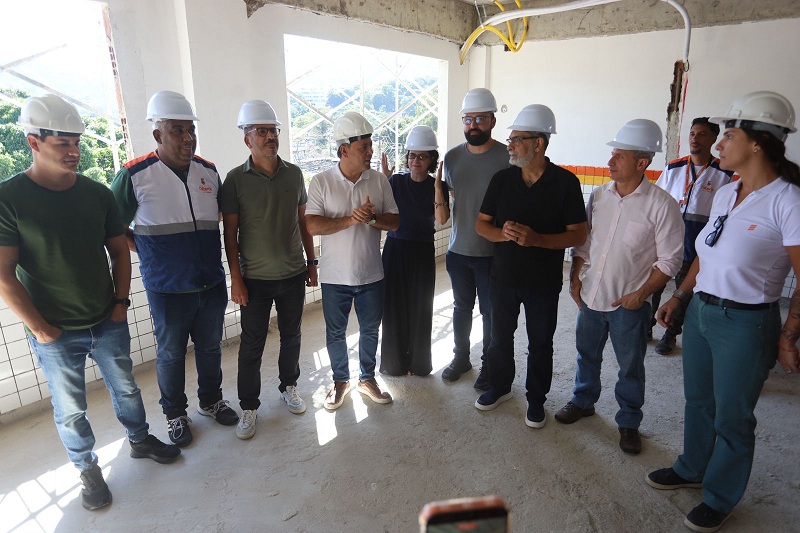 Prefeito visita as obras da Escola Municipal Lucília Gomes - Lucas Benevides (3)
